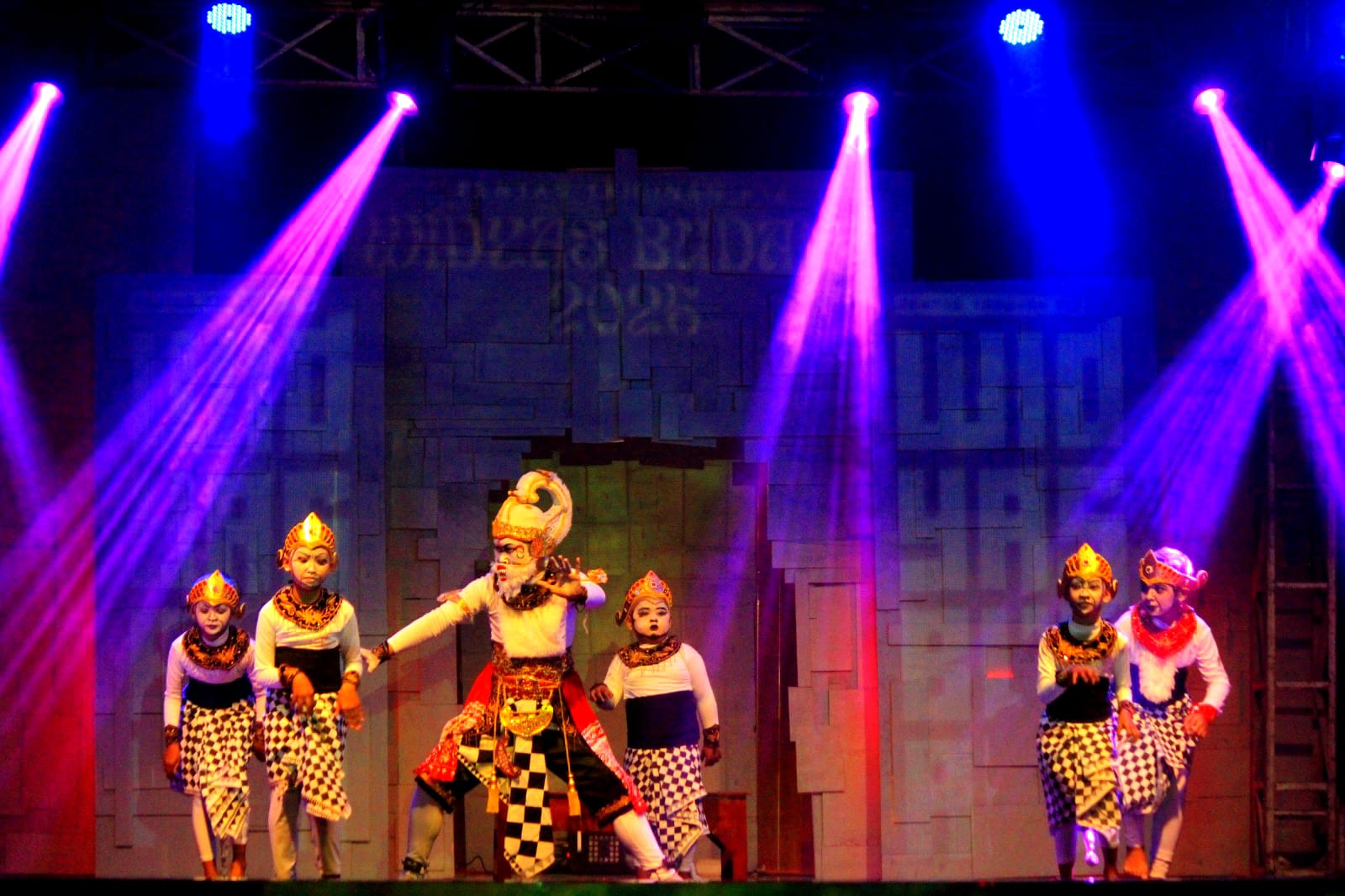 Sanggar Widyas Budaya Gelar Fragmen Ramayana dalam Pentas Tahunan ke-18