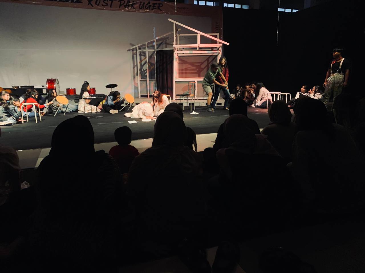 Suara Pelajar dalam Membaca Masyarakat Hiperrealitas