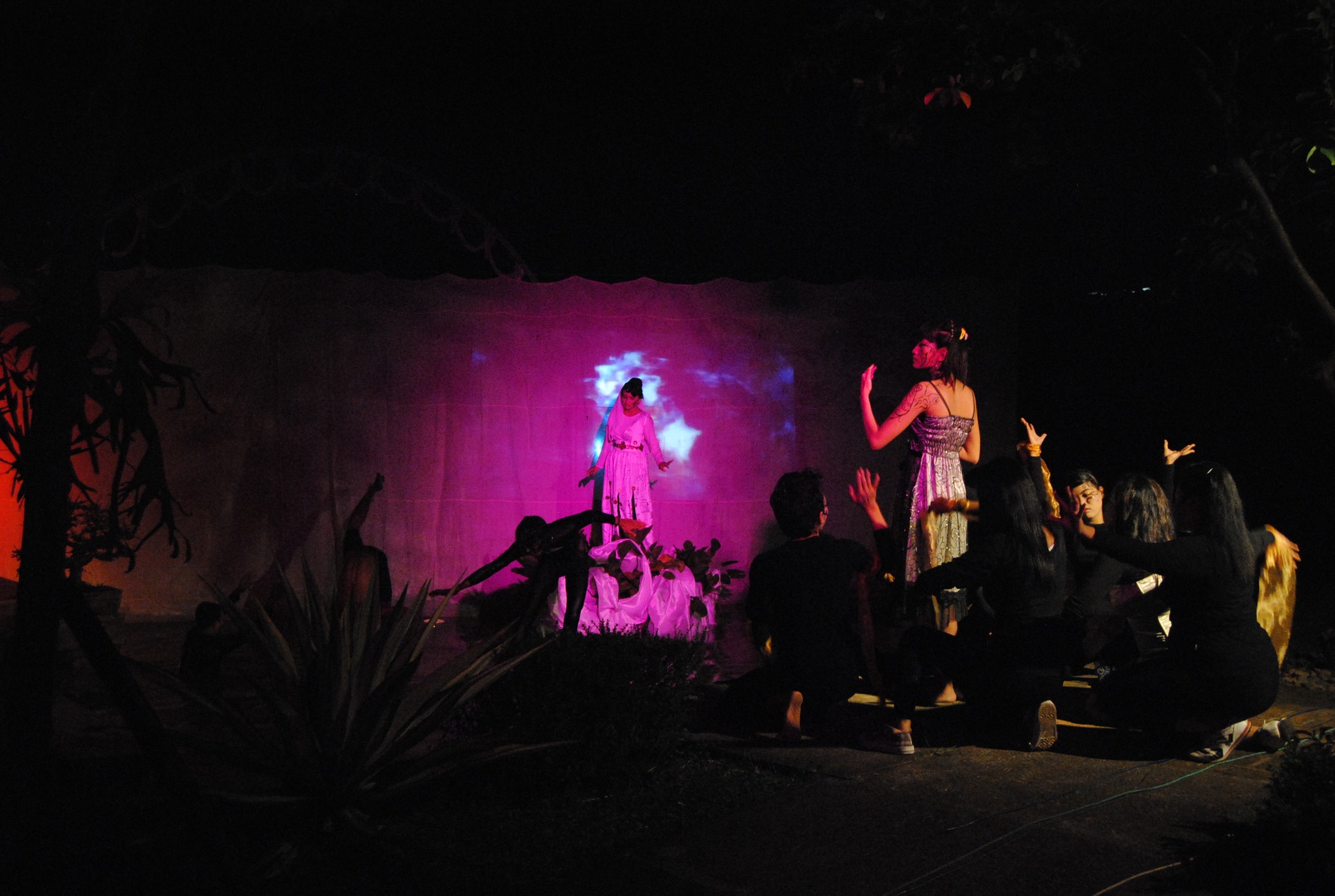 Postdramatik Reaksi Kritis Terhadap Modernitas