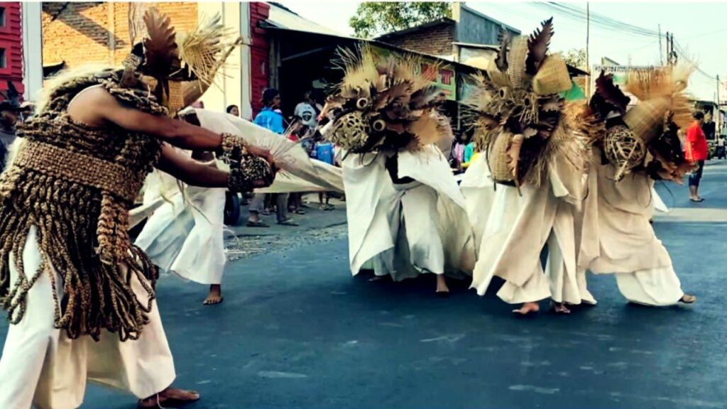 Analisis Kritis Gerakan Seni yang Revolusioner