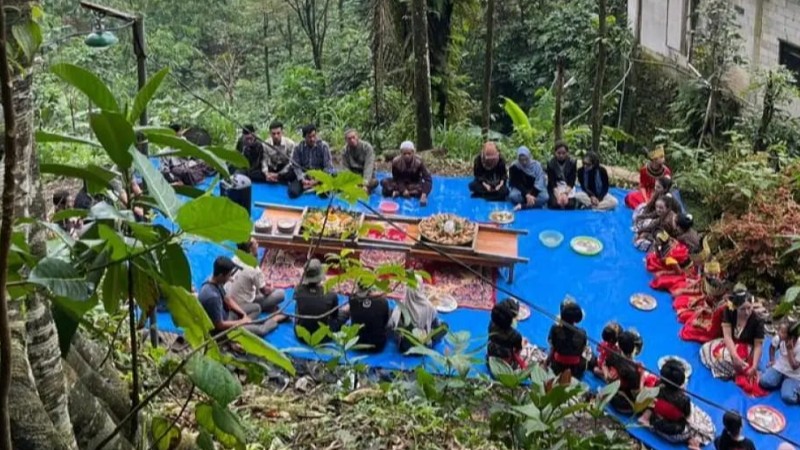 Dari Akar Tradisi Menuju Kesadaran Kolektif