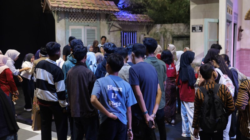 Trilogi "Pemuda B": Sebuah Ulasan Seadanya dan Semampunya.